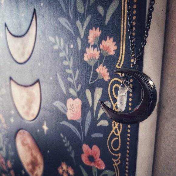 Moon pendant chain necklace with morganite gemstone accent - handmade - Picture 1 of 7